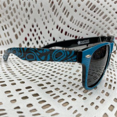 Sunglasses with Haida Art Printed Arms